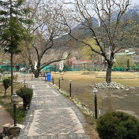 Lider View Resort Pahalgam Bagian luar foto