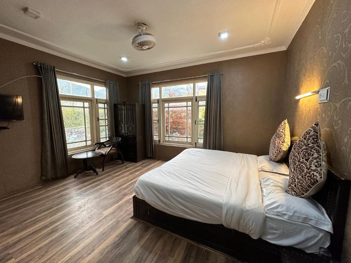 Lider View Resort Pahalgam Bagian luar foto